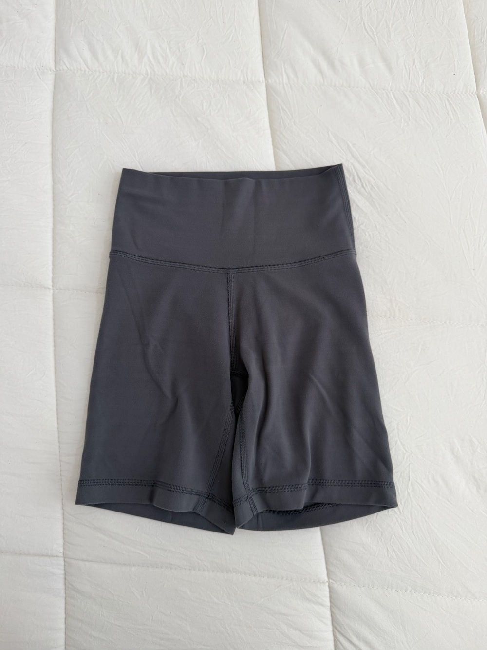 Aritzia TNA 7” Biker Shorts - Picture 2 of 4